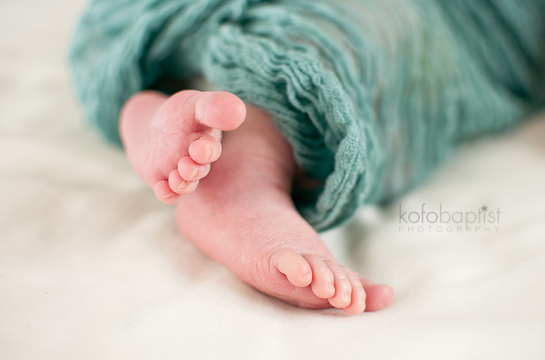 London Newborn Photographer | Newborn Baby Feet